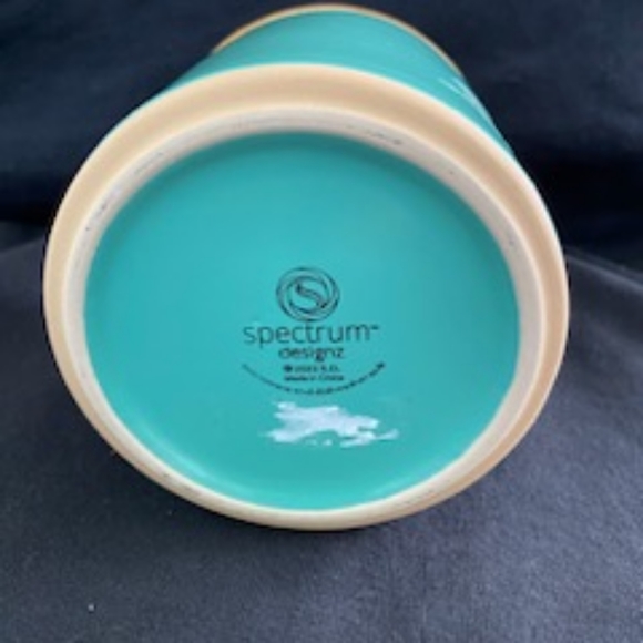 Spectrum Designz Hedgehog Easter Pottery - Picture 6 of 16